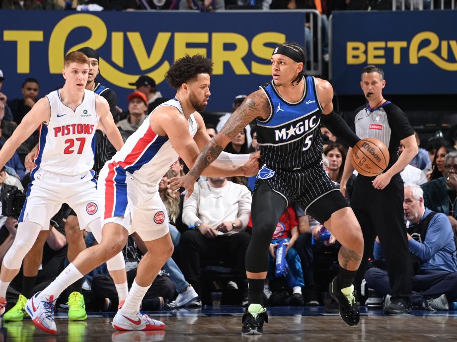 [图]班凯罗23+9坎宁安空砍39分 魔术逆转击败活塞