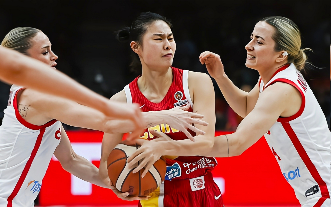 博万体育官方入口-光漂亮有什么用？女篮颜值姐妹花合计10中2，球迷：辜负宫鲁鸣